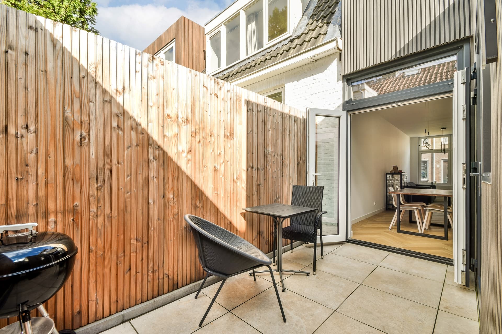 Can a Custom Solar Pergola Be Designed Around Your Existing Home?